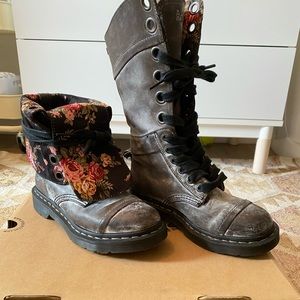 Doc Martens Triumph 1914 Boots with Floral detail